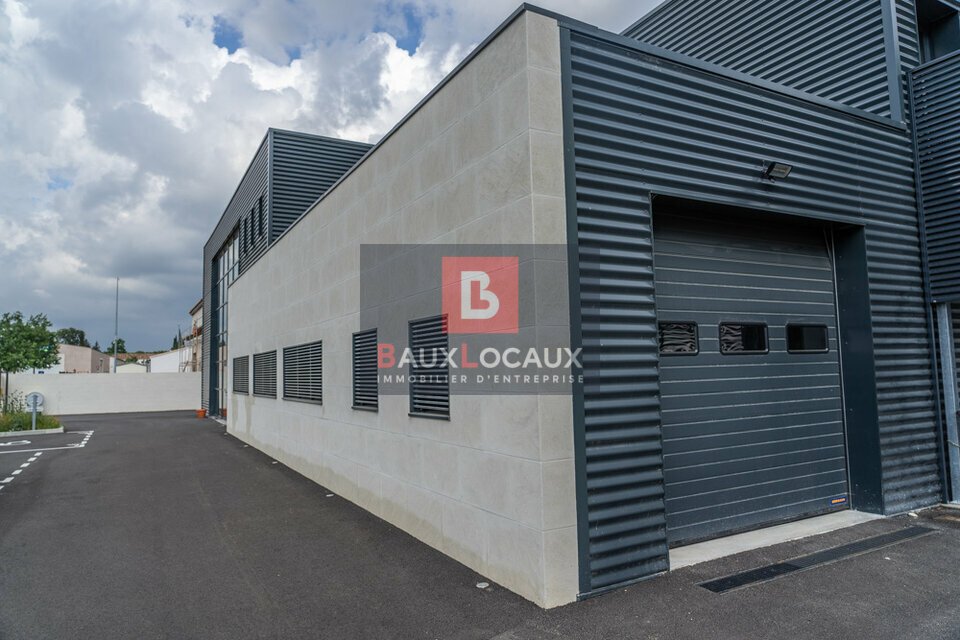 LOCAUX D'ACTIVITÉS - ENTREPÔTS à Louer